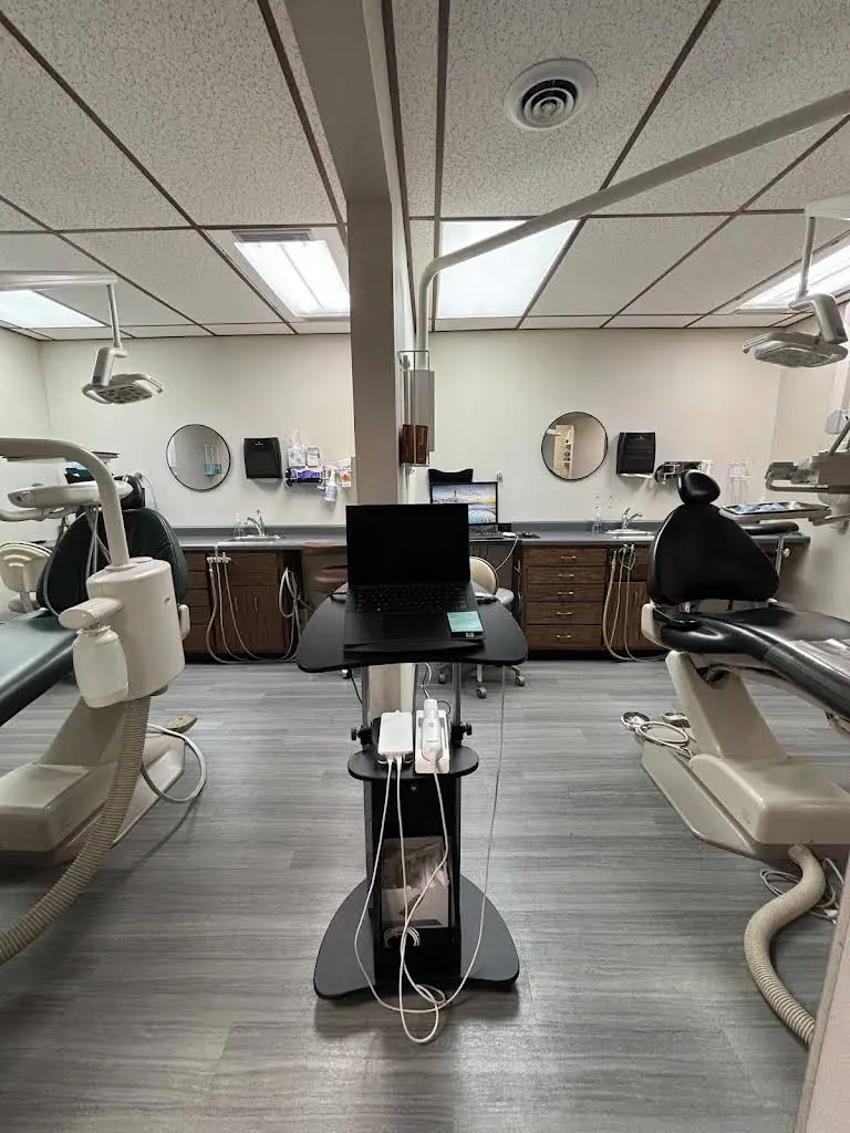 Brookside Family Dentistry - Professional dental clinic exterior with modern facilities