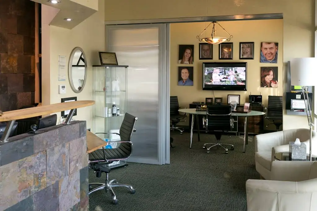 Palmieri Dentistry - Professional dental clinic exterior with modern facilities