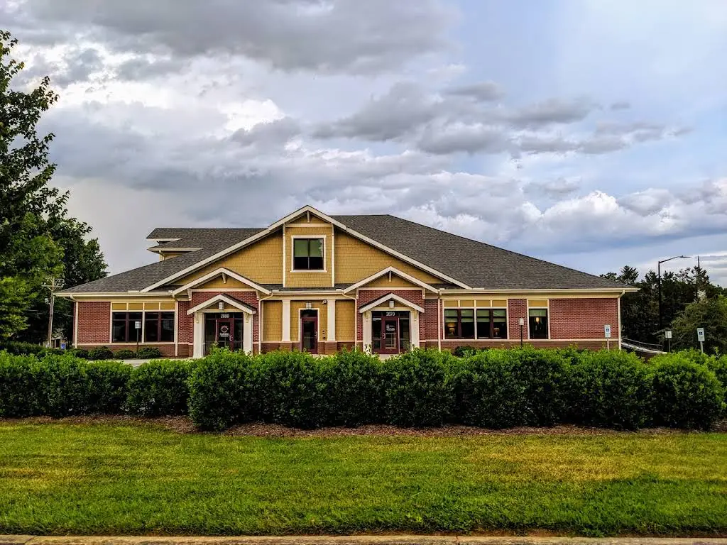 Forsyth Periodontal Associates - Professional dental clinic exterior with modern facilities