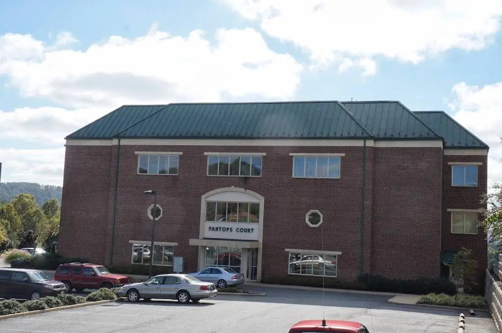 Richard A. Parker DDS PLC - Professional dental clinic exterior with modern facilities