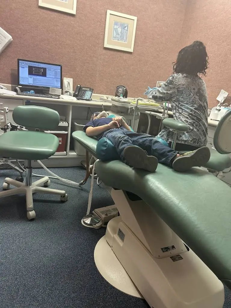 Top Tooth Pediatric + Teen Dentistry - Professional dental clinic exterior with modern facilities
