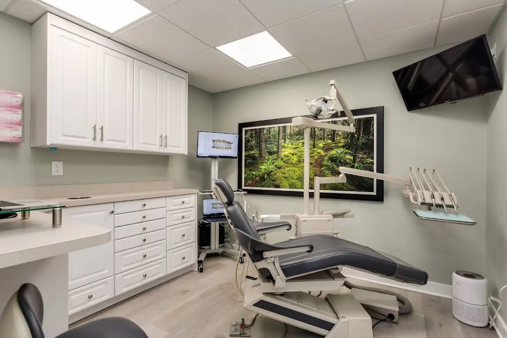 Lee Family Dentistry - Professional dental clinic exterior with modern facilities