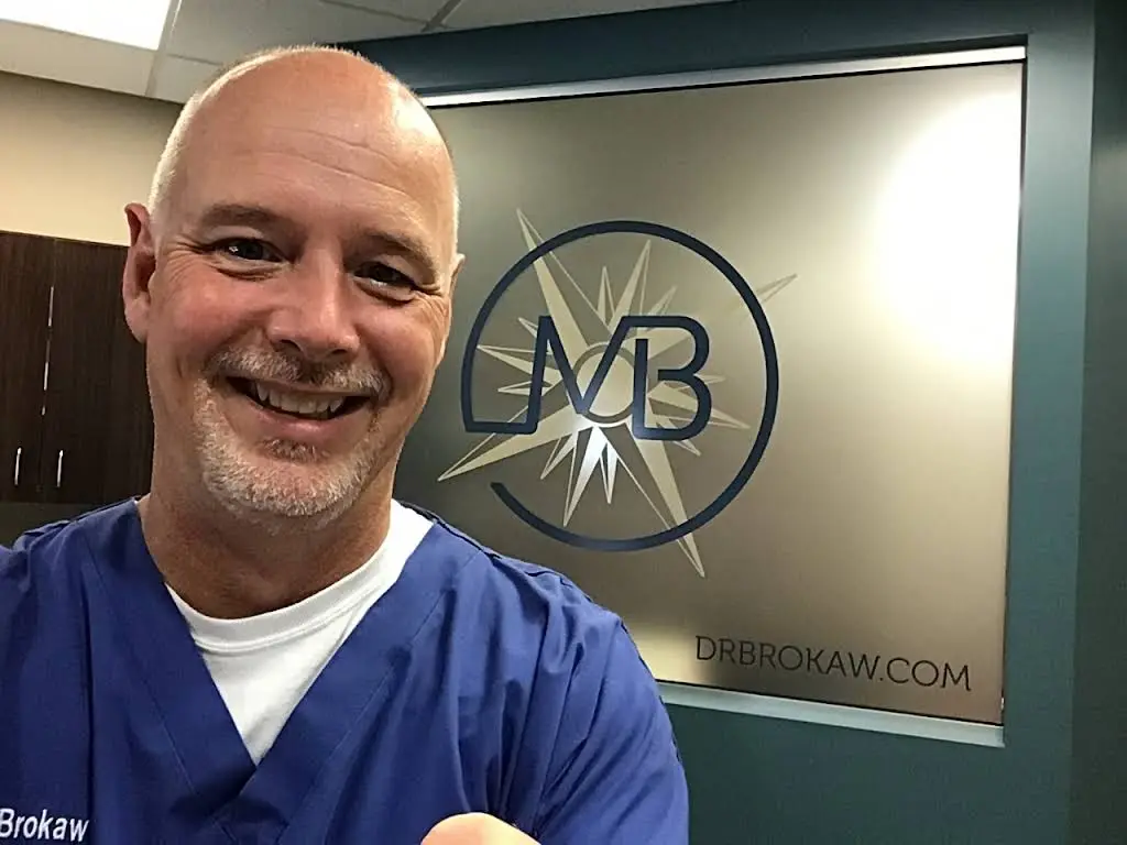 Matthew R. Brokaw, DDS, PC - Professional dental clinic exterior with modern facilities