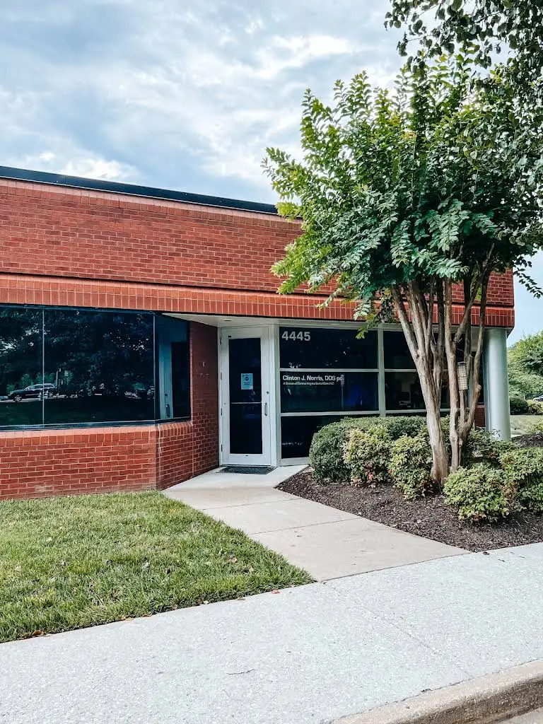 Innsbrook Family Dentistry - Professional dental clinic exterior with modern facilities