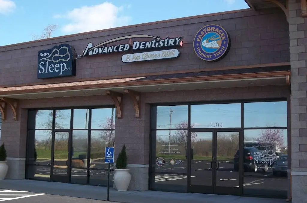 Fast Braces St. Charles - Professional dental clinic exterior with modern facilities
