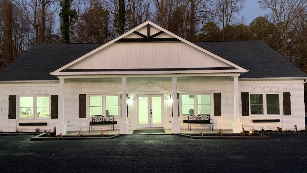 Kannapolis Universal Smiles - Professional dental clinic exterior with modern facilities