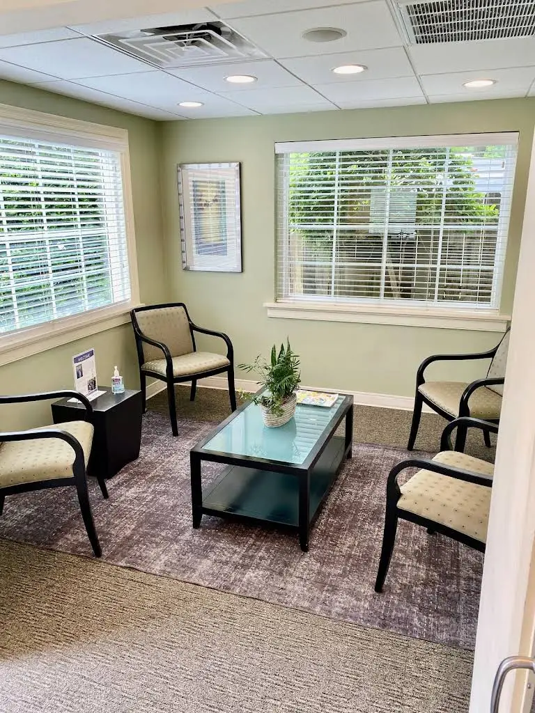 Ashland Smile Center - Professional dental clinic exterior with modern facilities