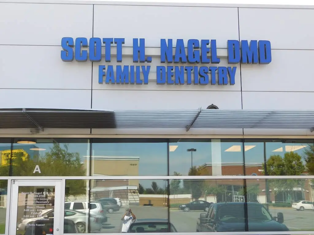 Northlake Charlotte Dentistry - Professional dental clinic exterior with modern facilities