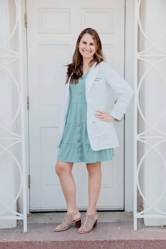 Best Orthodontics - Professional dental clinic exterior with modern facilities