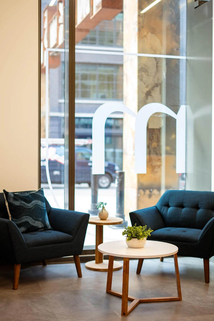 Motto Clear Aligners - Professional dental clinic exterior with modern facilities