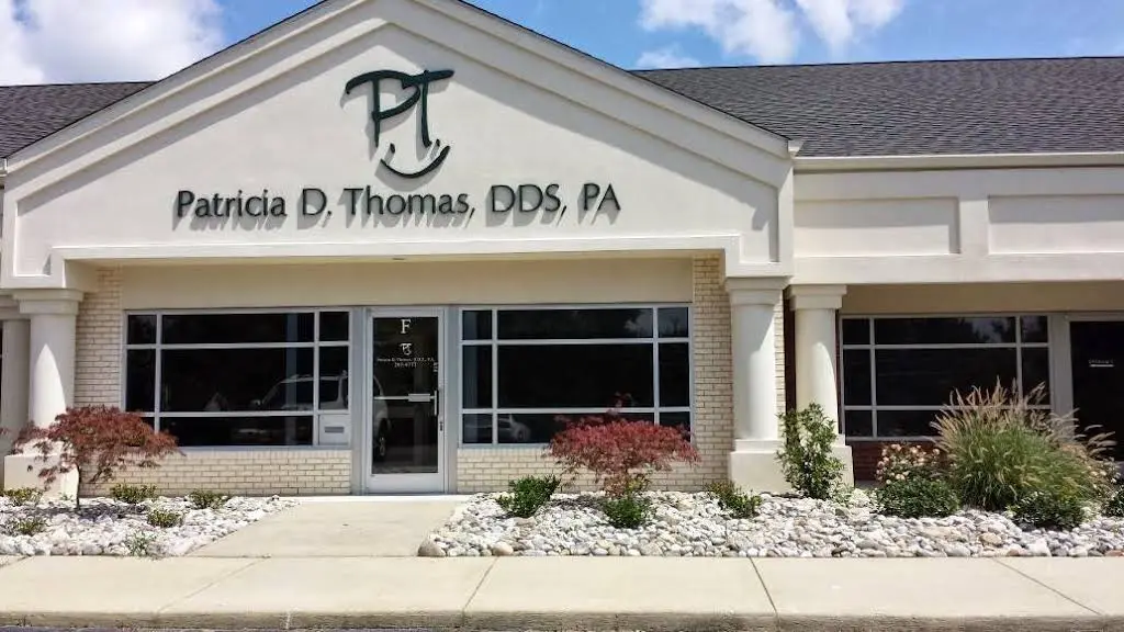 Patricia D Thomas DDS, PA - Professional dental clinic exterior with modern facilities