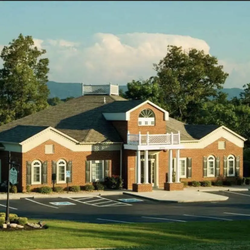 Crestview Dental Care / Tommy Spears DDS - Professional dental clinic exterior with modern facilities