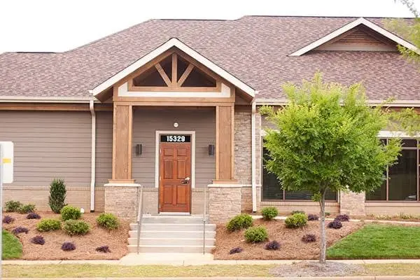 Tate C. Langdon, DDS, PA of Huntersville - Professional dental clinic exterior with modern facilities