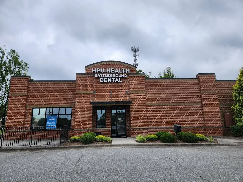 HPU Health - Battleground Dental - Professional dental clinic exterior with modern facilities