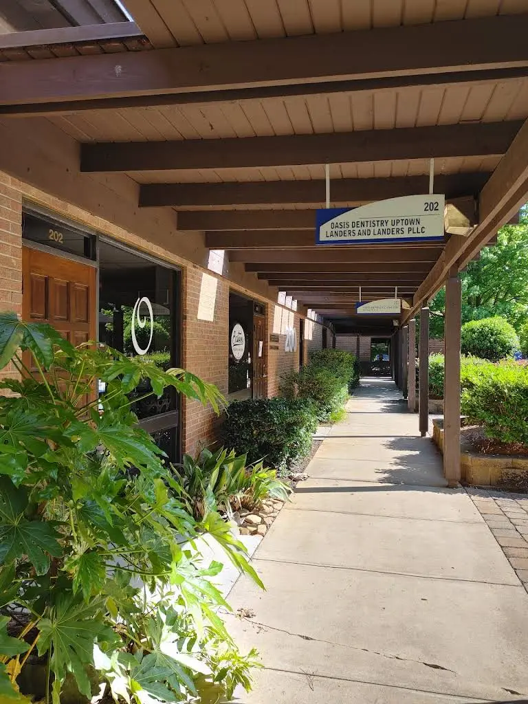 Oasis Dentistry - Charlotte - Professional dental clinic exterior with modern facilities