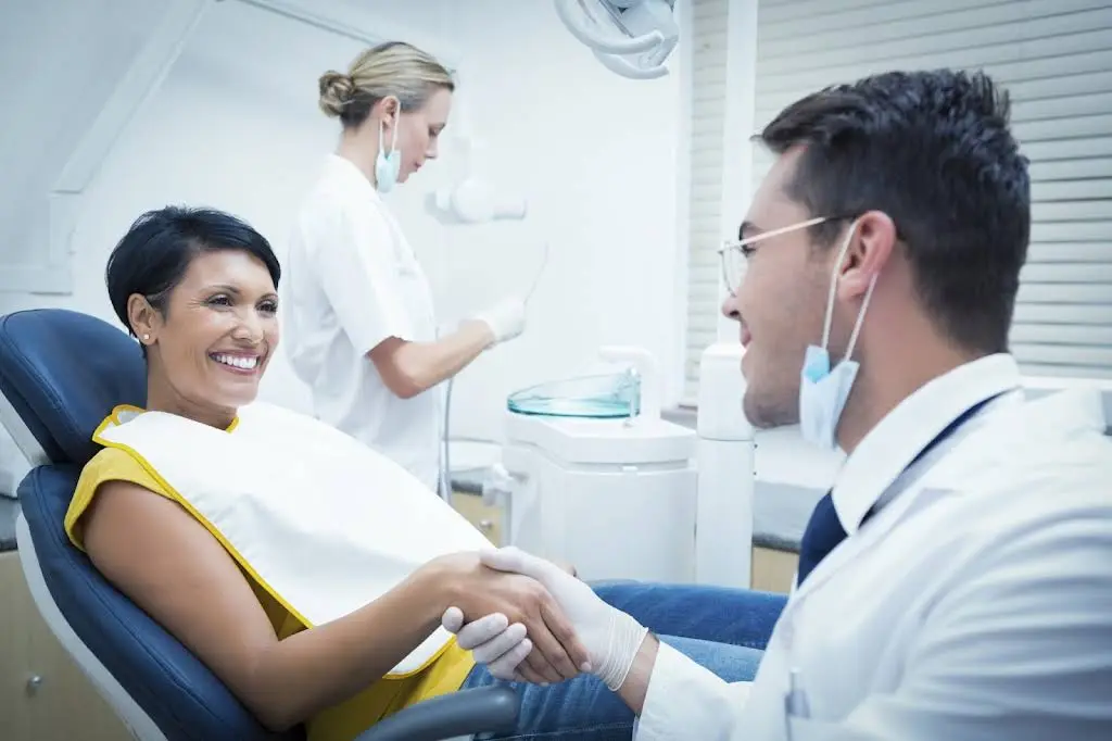 J. Selig Cooper, DDS, PA - Professional dental clinic exterior with modern facilities