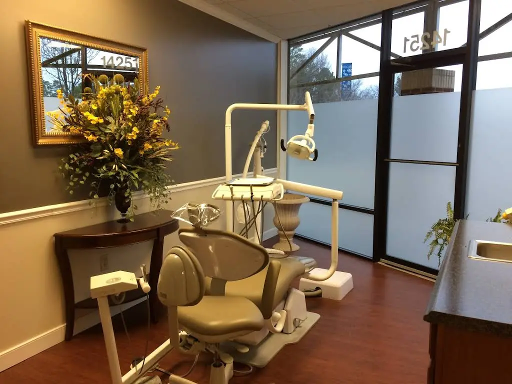 Davis Dental Group - Professional dental clinic exterior with modern facilities