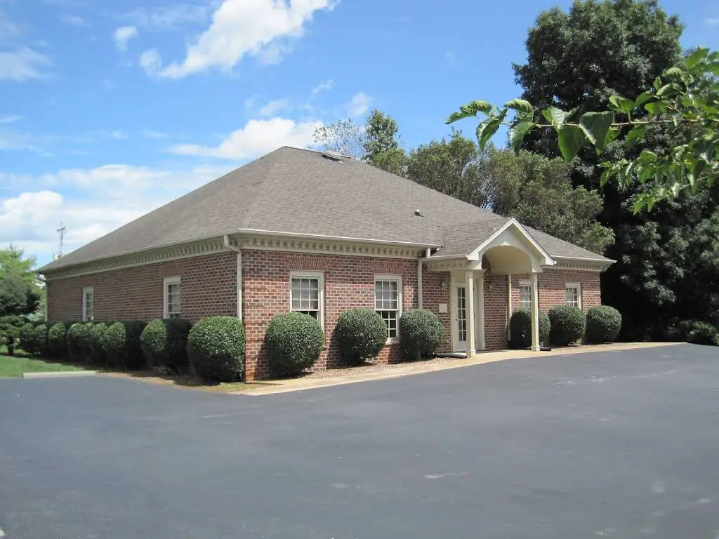 Castor Family Dentistry - Professional dental clinic exterior with modern facilities
