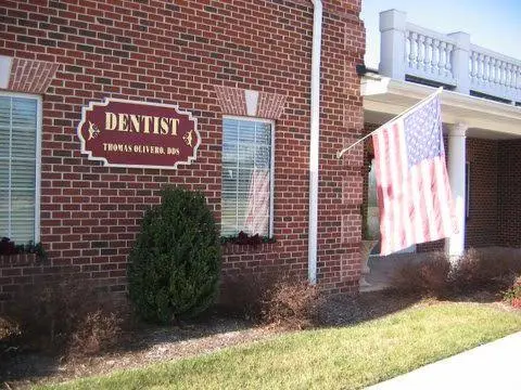 Midlothian Family Practice Dentistry - Professional dental clinic exterior with modern facilities