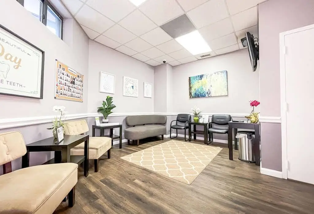 Smile Studio of Henderson - Professional dental clinic exterior with modern facilities