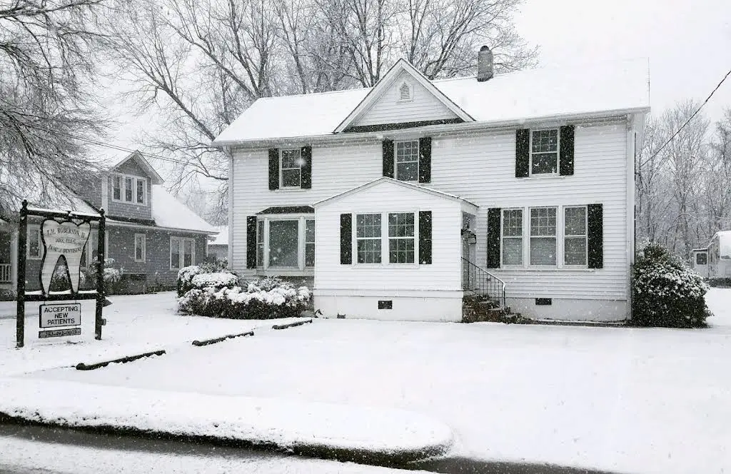 Roberson Family Dentistry - Professional dental clinic exterior with modern facilities