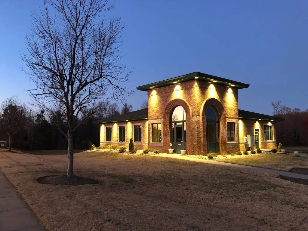 Thomas E. Fleming DDS PA - Professional dental clinic exterior with modern facilities