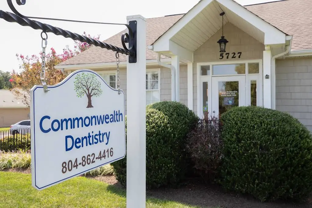 Commonwealth Dentistry - Professional dental clinic exterior with modern facilities