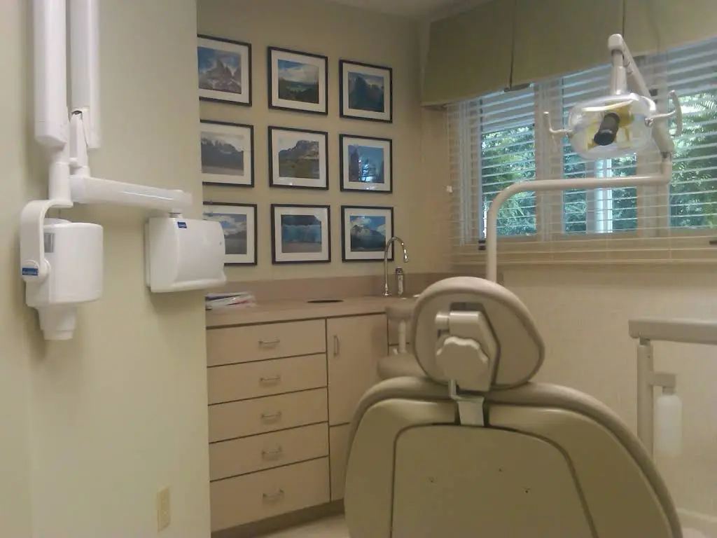Plaster Family Dentistry - Professional dental clinic exterior with modern facilities
