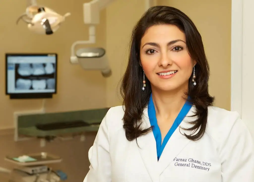 Aqua Cosmetic & Family Dentistry - Professional dental clinic exterior with modern facilities