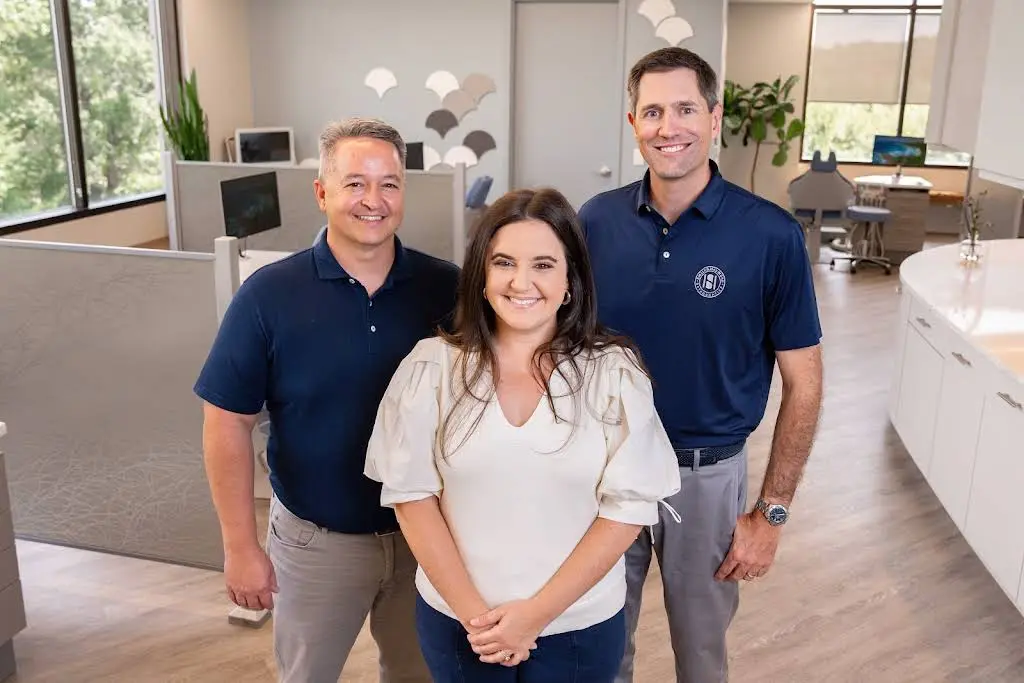 Smith & Heymann Orthodontics - Professional dental clinic exterior with modern facilities
