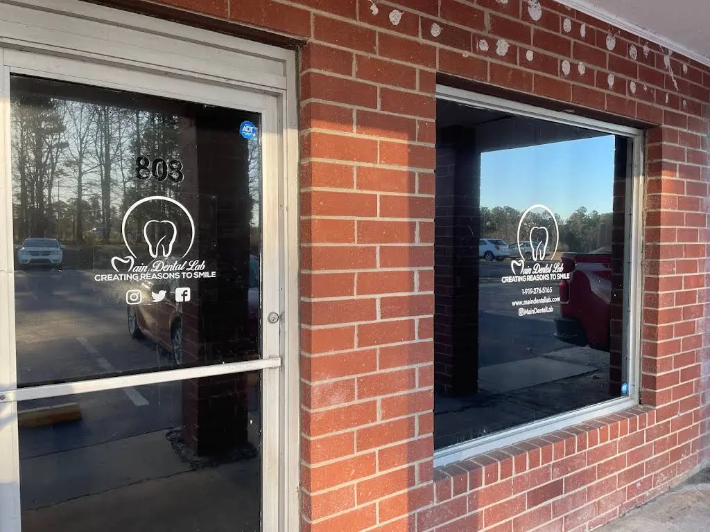 Main Dental Lab - Professional dental clinic exterior with modern facilities