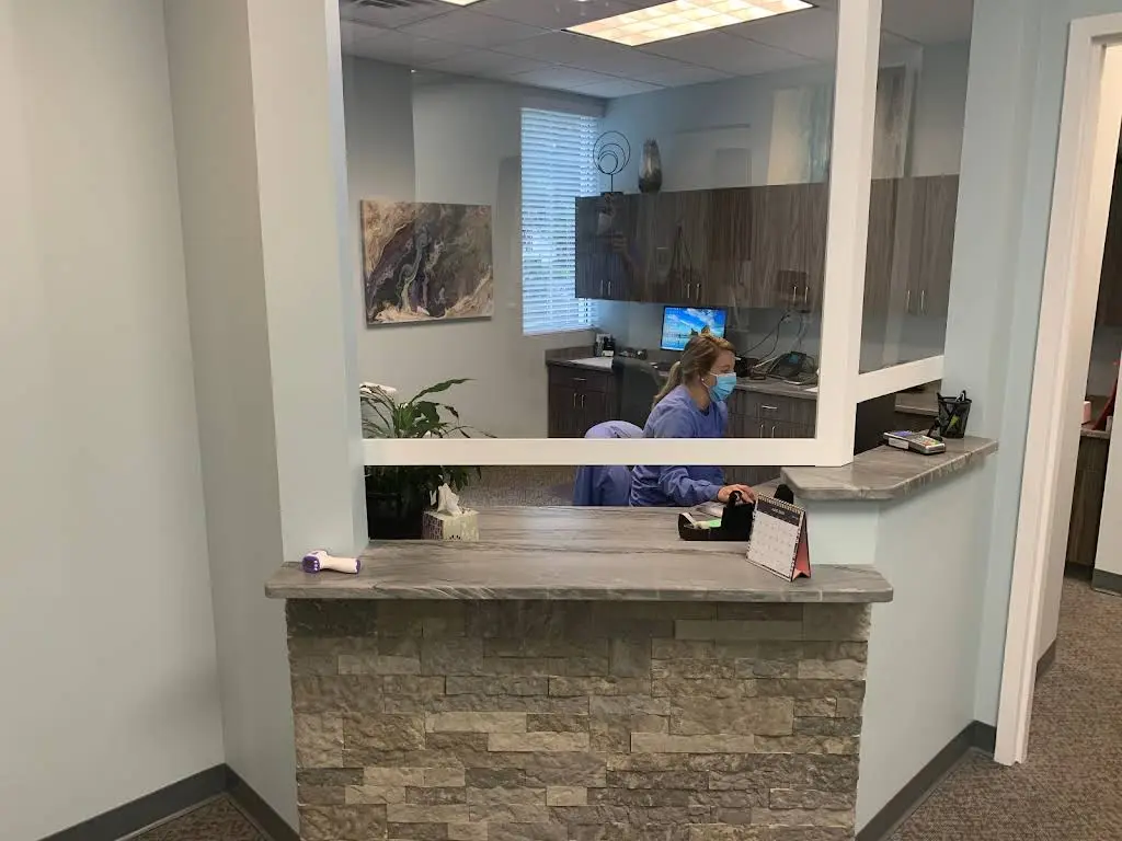 Overstreet, White & Dunegan, Ltd. - Professional dental clinic exterior with modern facilities