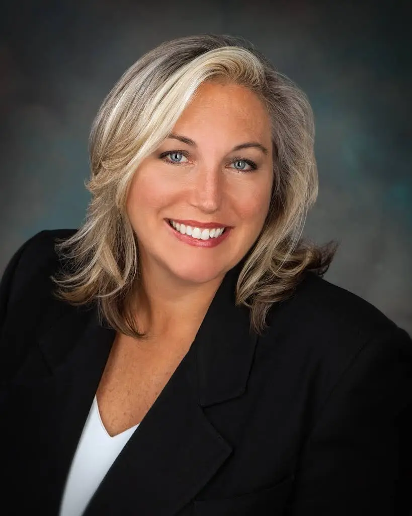 Alan Brown DDS & Anika Howell DMD - Professional dental clinic exterior with modern facilities