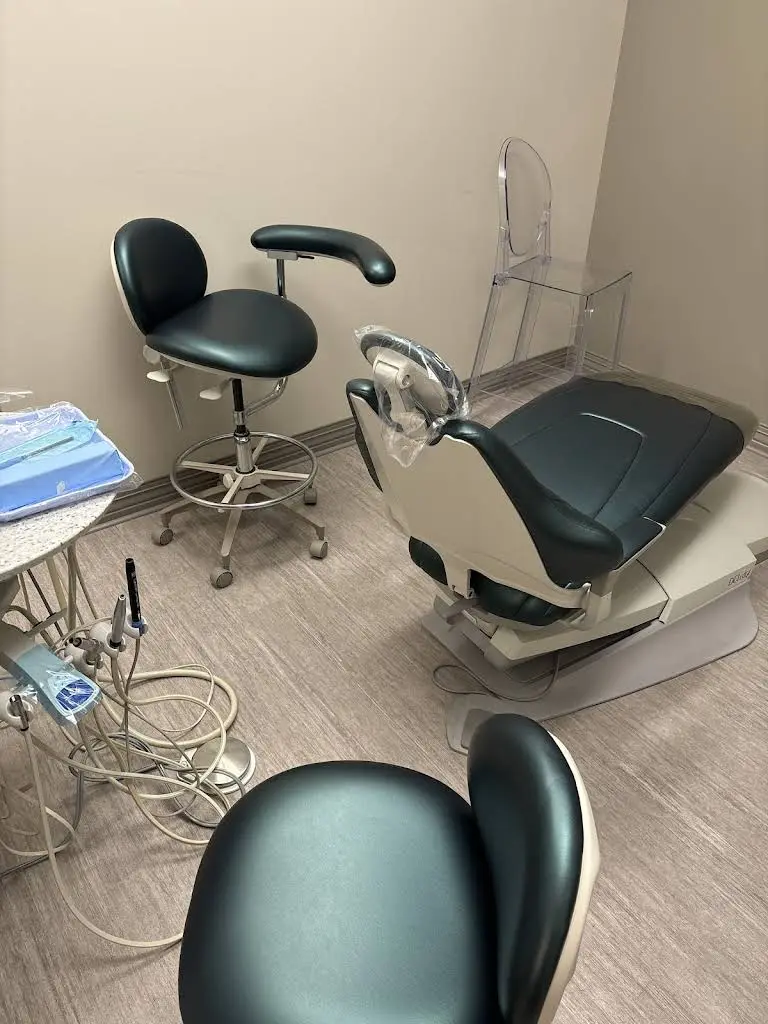 Carolina Dental - Professional dental clinic exterior with modern facilities
