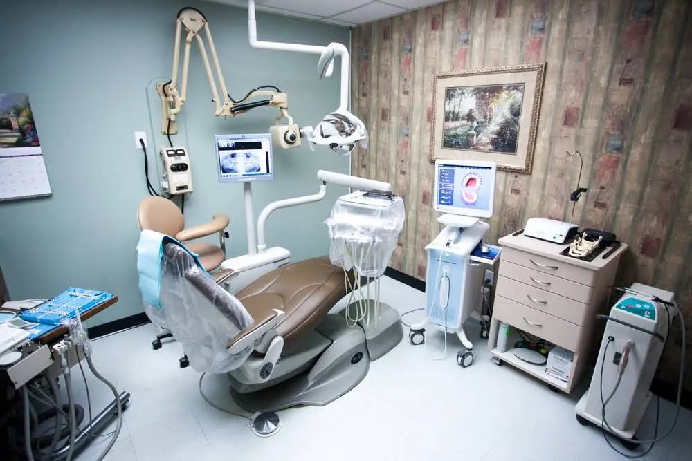 Mark Kemp Dental - Professional dental clinic exterior with modern facilities