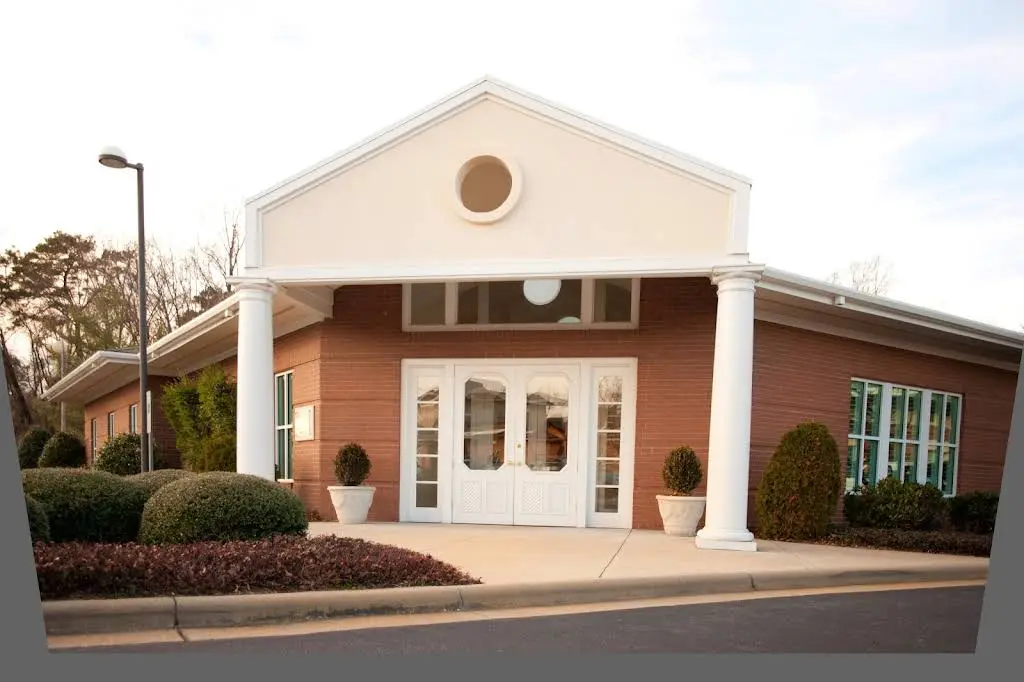 Hunt, Hunt, & Gorham Dentistry - Professional dental clinic exterior with modern facilities