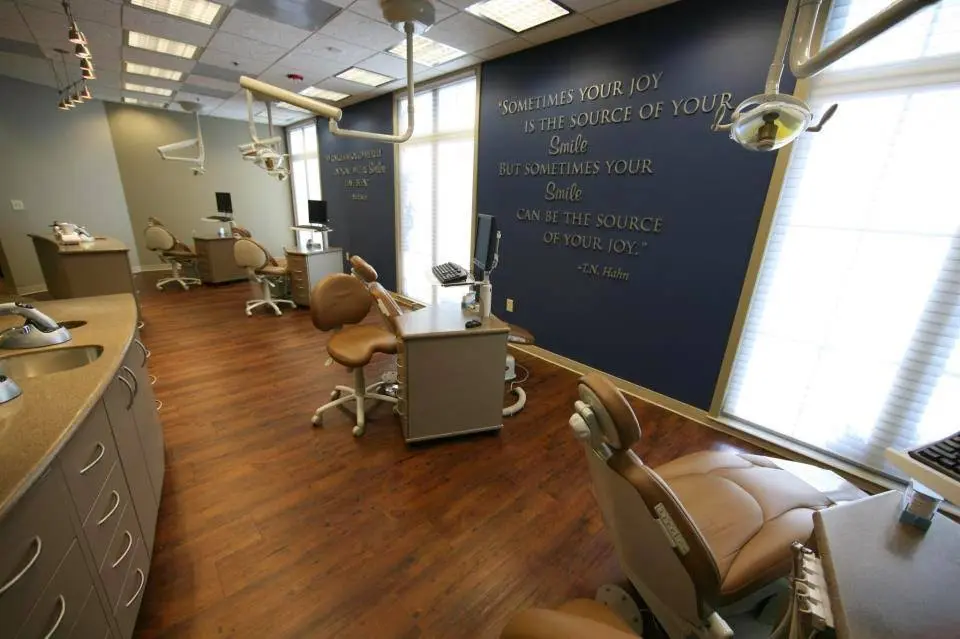 Hull & Coleman Orthodontics - Professional dental clinic exterior with modern facilities
