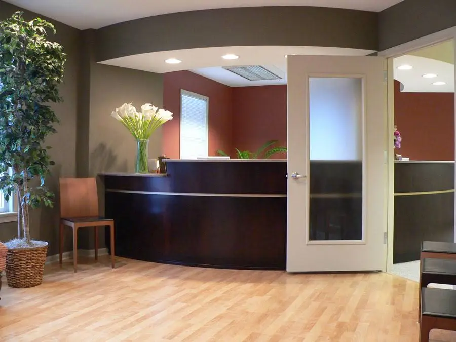 York Endodontics - Professional dental clinic exterior with modern facilities