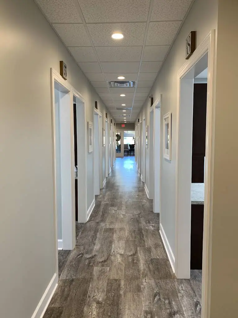 Hooks Family Dentistry - Professional dental clinic exterior with modern facilities