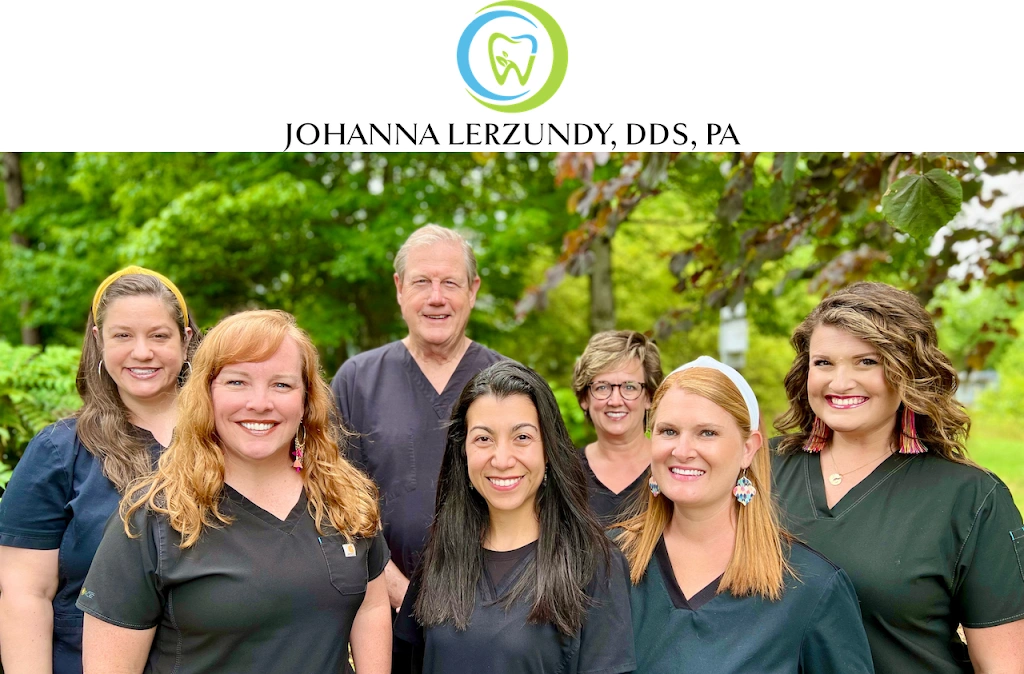 Johanna Lerzundy, DDS, PA - Professional dental clinic exterior with modern facilities