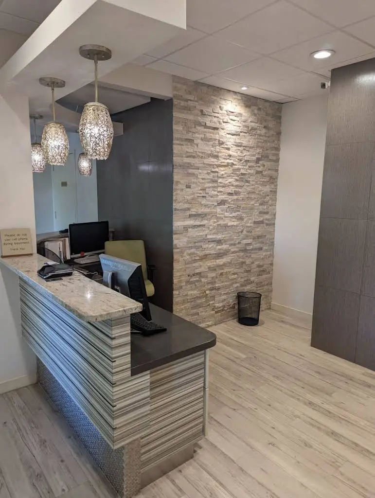 HPU Health - Hillandale Dental - Professional dental clinic exterior with modern facilities