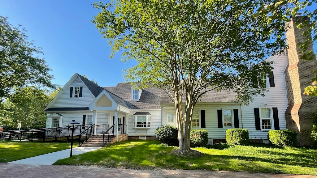 Carolina Implant - Professional dental clinic exterior with modern facilities