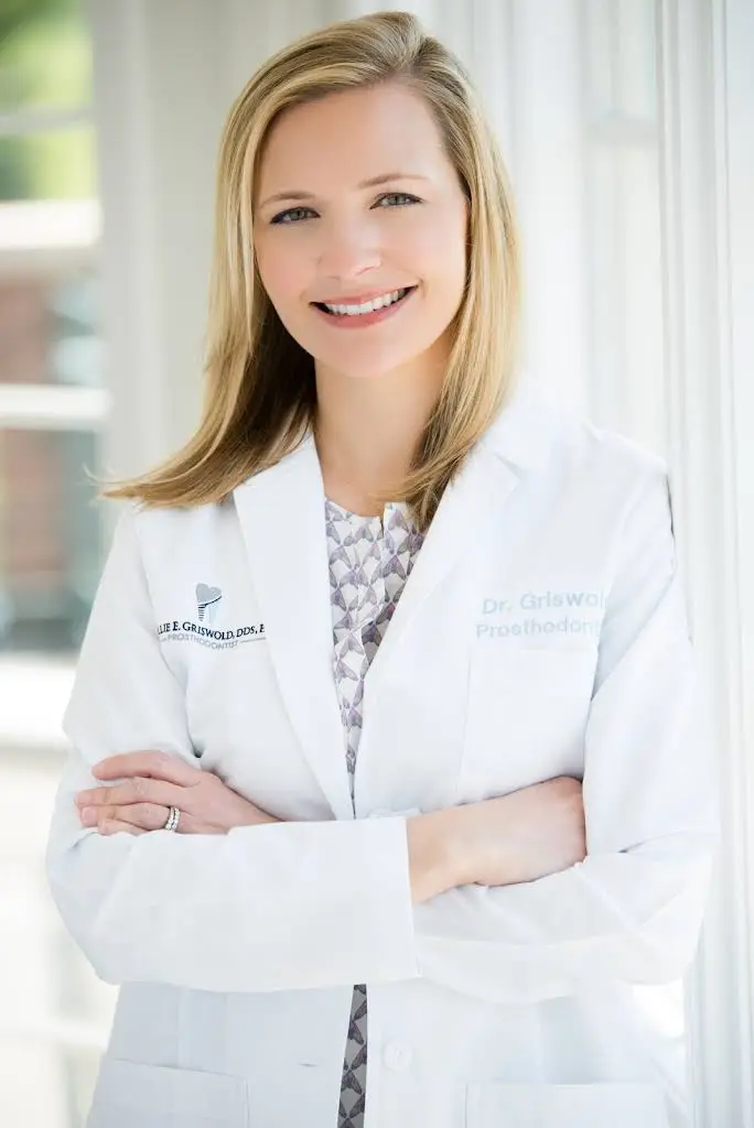 Mollie E. Griswold, DDS, PA - Professional dental clinic exterior with modern facilities
