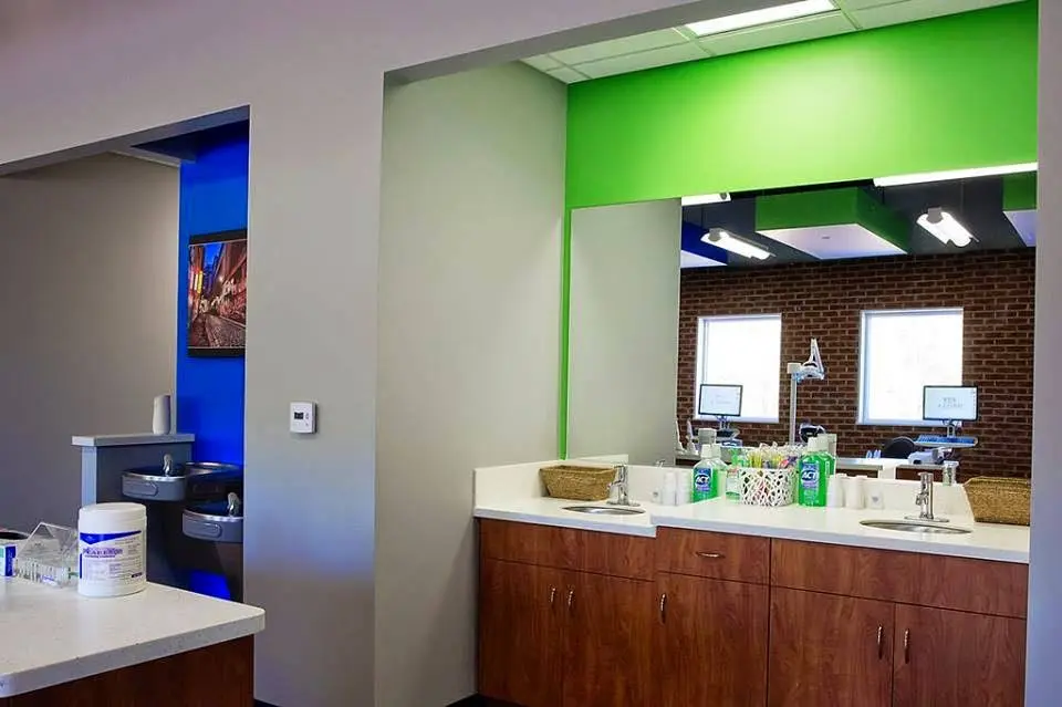 Murdock Orthodontics - Professional dental clinic exterior with modern facilities