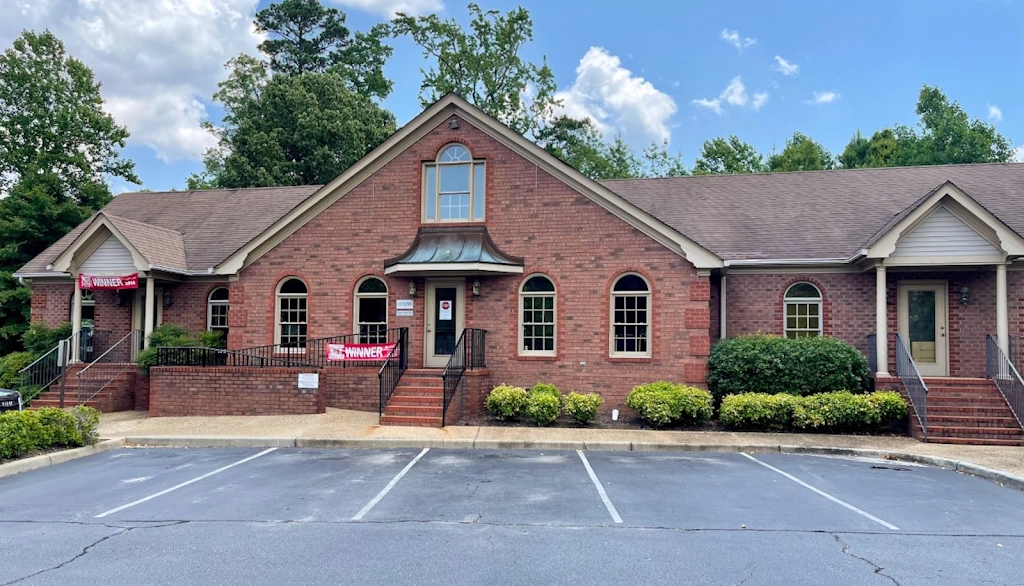 Commonwealth Dentistry - Professional dental clinic exterior with modern facilities