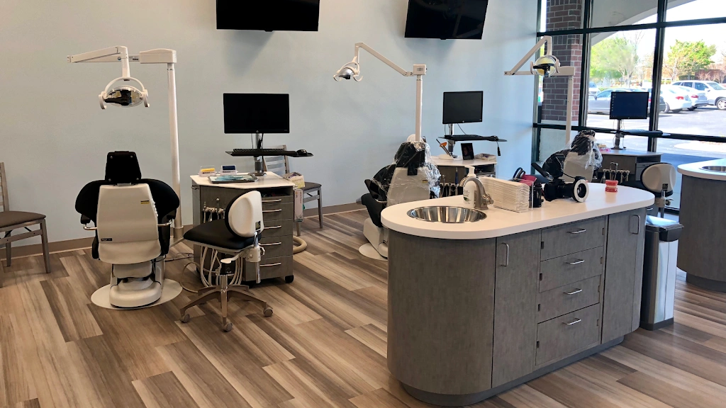 BrushAndFloss Orthodontics - Professional dental clinic exterior with modern facilities