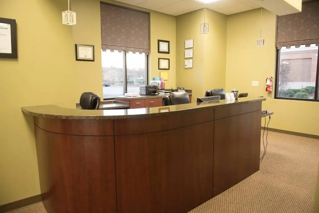 Snow Endodontics - Professional dental clinic exterior with modern facilities