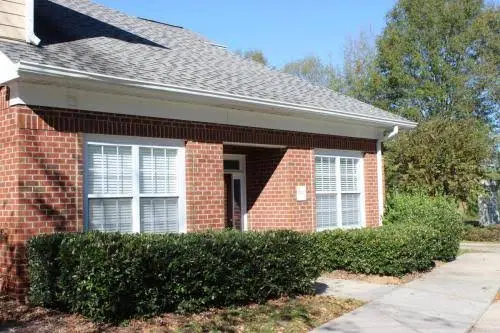 Dr. Stephanie Q. Jenkins, DDS - Professional dental clinic exterior with modern facilities