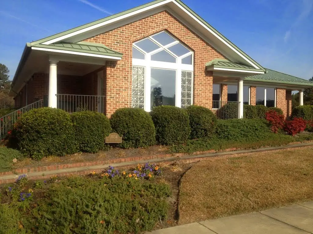 Hearne Orthodontics - Professional dental clinic exterior with modern facilities