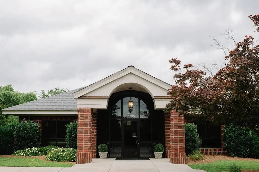 Williams & Pabst General Dentistry - Professional dental clinic exterior with modern facilities